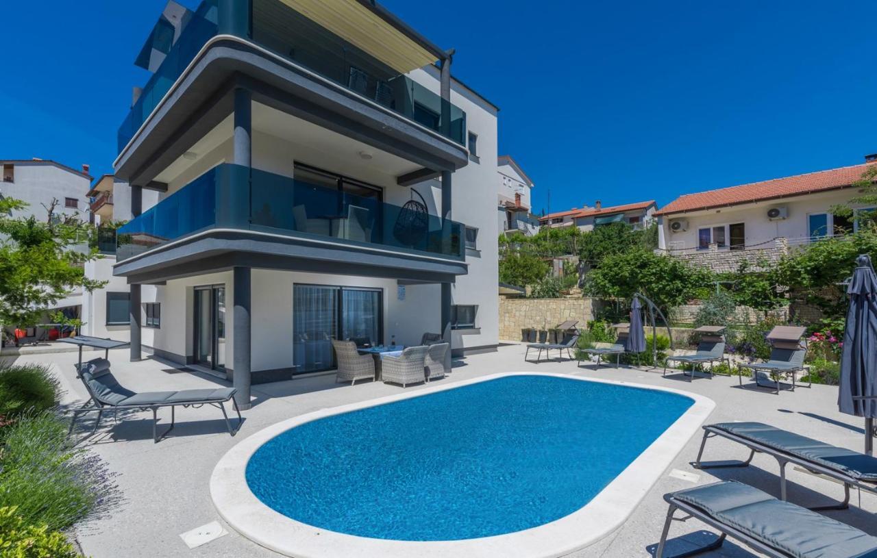 Modern Apartments With Shared Pool Near The Sea Pula Exterior photo